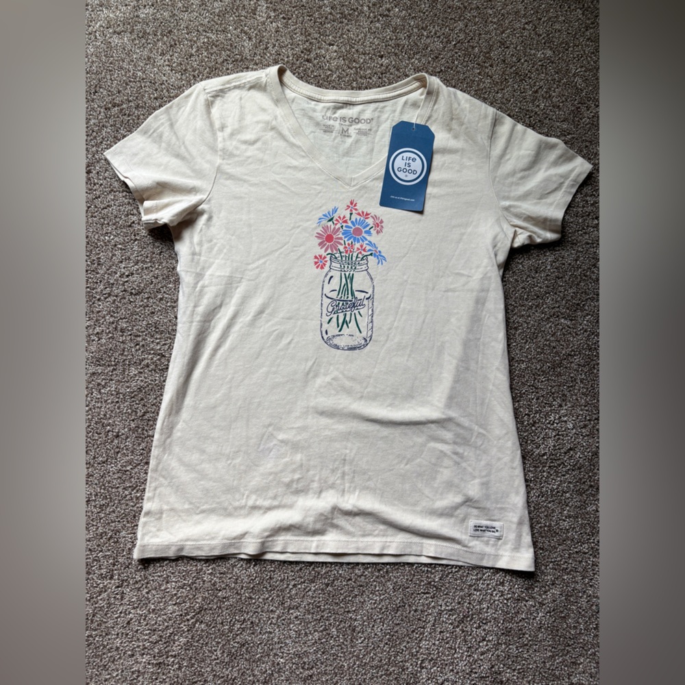Life is Good Women’s v neck crusher tee | Grateful jar flowers